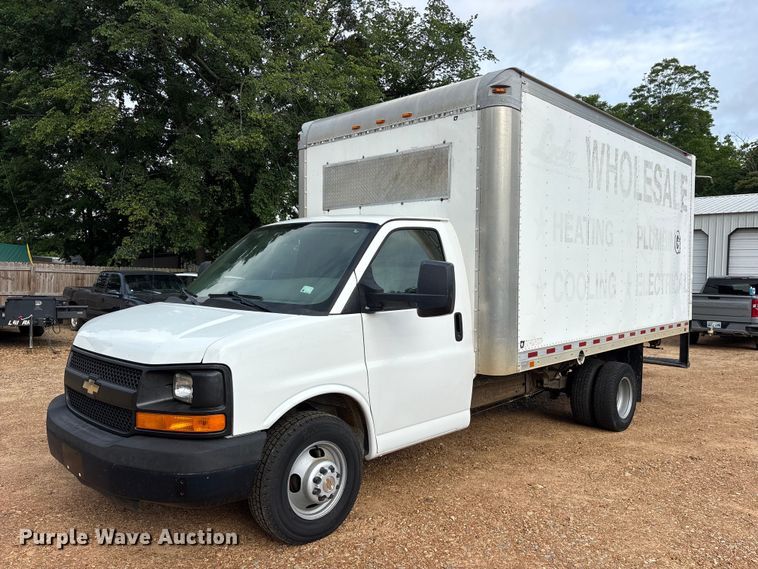 2016 Chevrolet Express box truck - ET2160