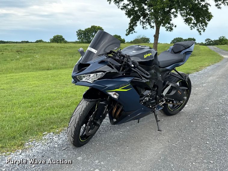 2022 Kawasaki ZX-6R motorcycle - ET6261