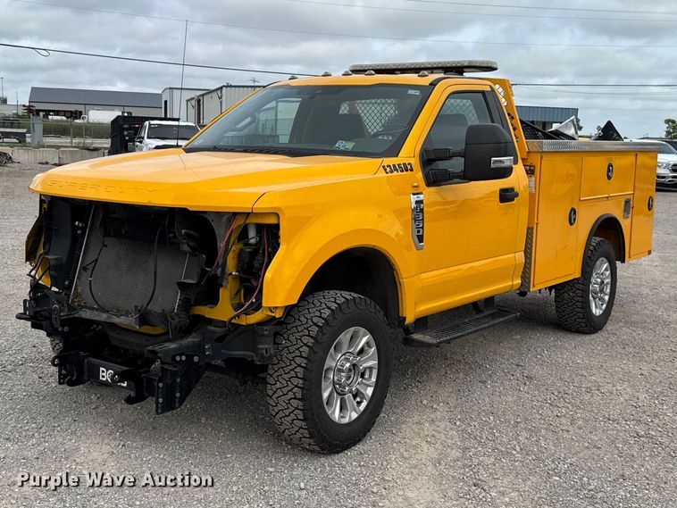 2020 Ford F350 Super Duty utility bed pickup truck - ET6285