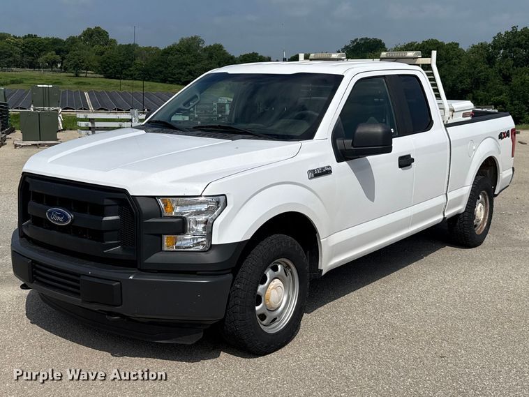 2015 Ford F150 Ext. Cab pickup truck - ET6306