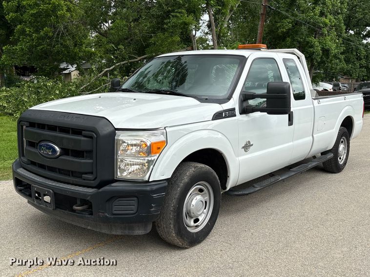 2015 Ford F250 Super Duty Ext. Cab pickup truck - EU0632