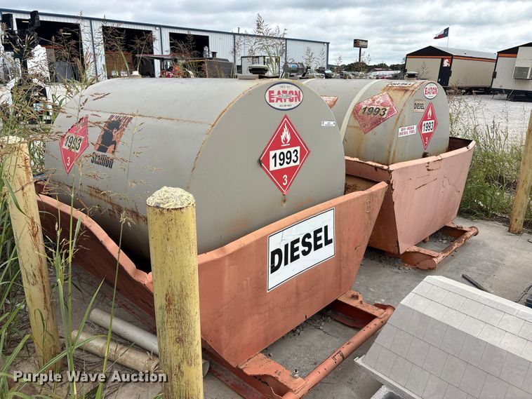 (2) fuel tanks - EU5671