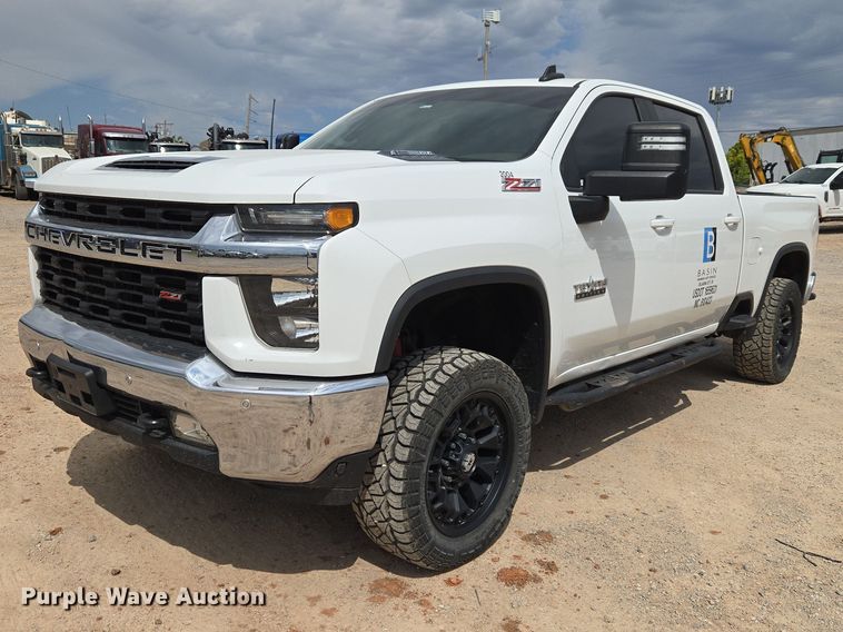 2020 Chevrolet Silverado 2500HD Crew Cab pickup truck - EW0167