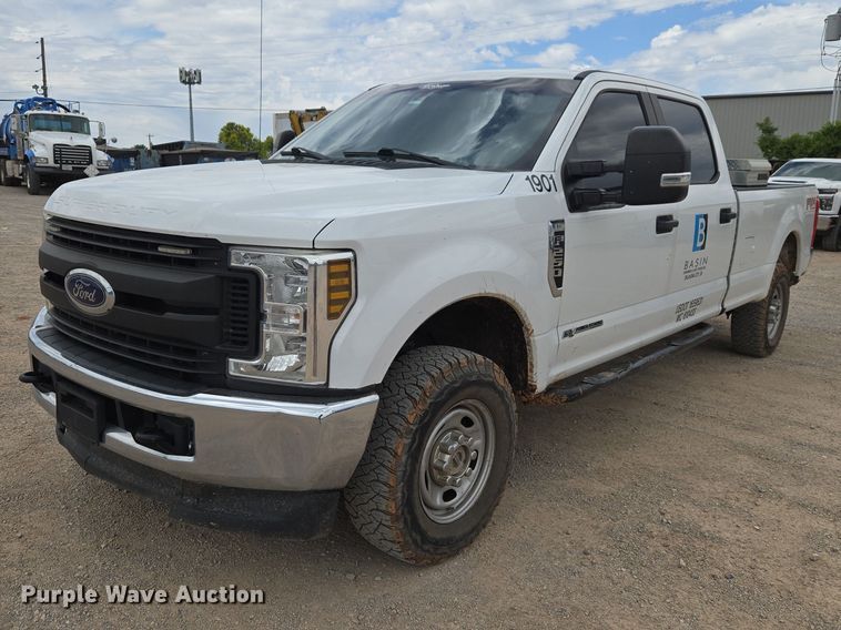 2019 Ford F250 Super Duty XL Crew Cab pickup truck - EW0168