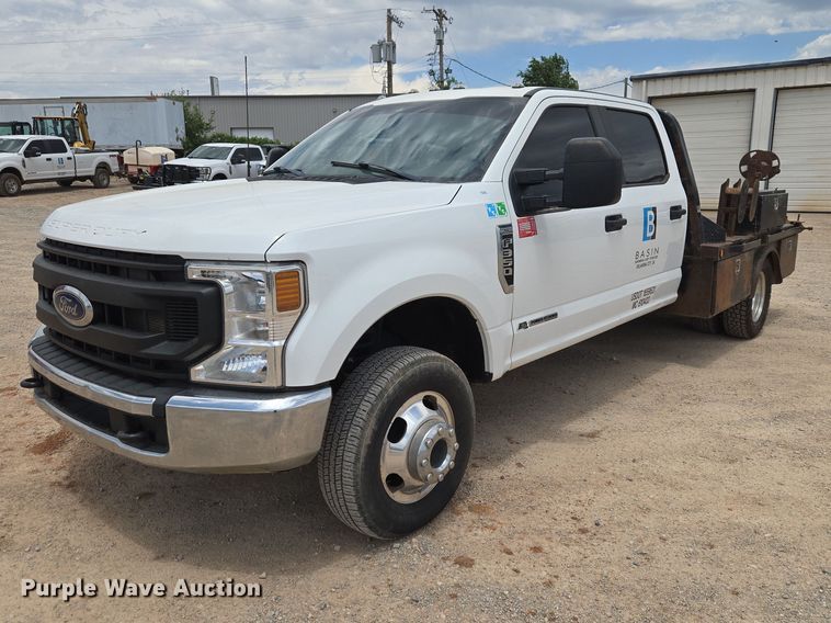 2021 Ford F350 Super Duty XL Crew Cab flatbed pickup truck - EW0170
