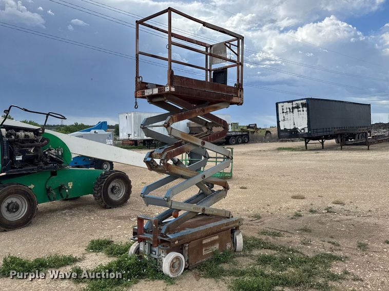 Skyjack SJIII 3219 scissor lift - EW4762