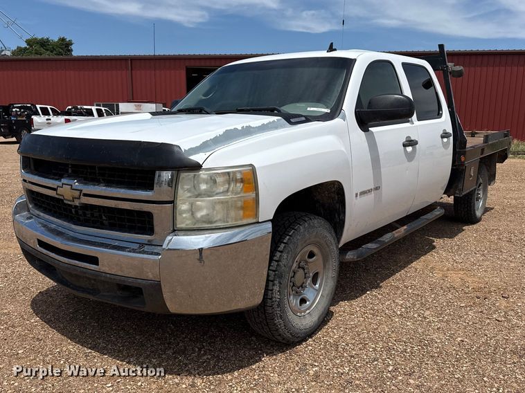 2009 Chevrolet Silverado 2500HD Crew Cab flatbed pickup truck - FB6734