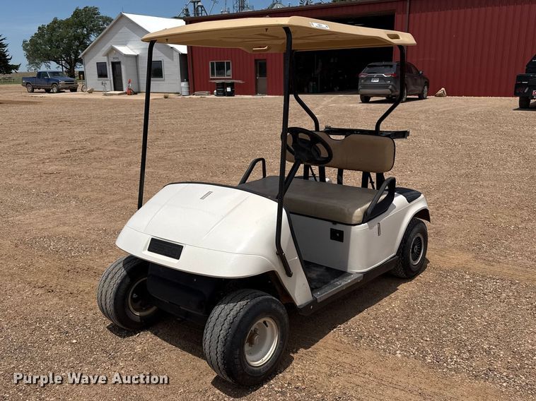 E-Z-GO golf cart - FB6735