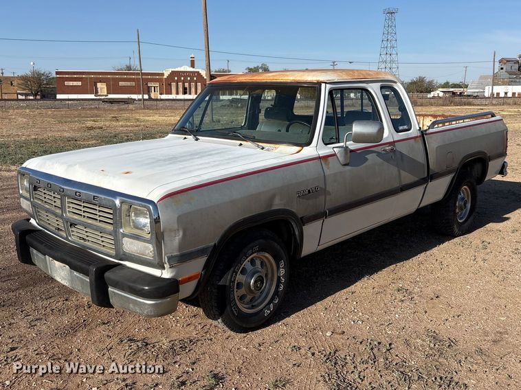 1991 Dodge D150 Ext. Cab pickup truck - FC2160