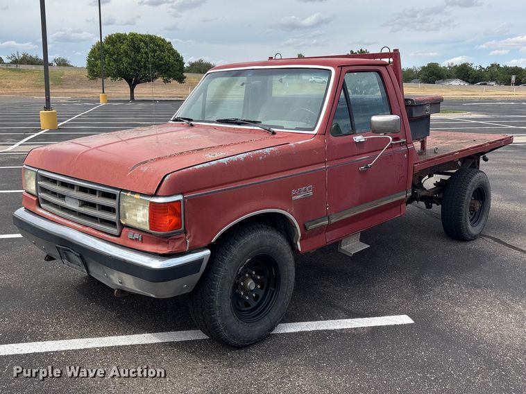 1990 Ford F250 flatbed pickup truck - FC2363
