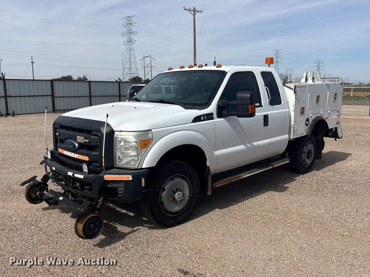 2016 Ford F250 Super Duty Ext. Cab utility bed pickup truck - FC2401