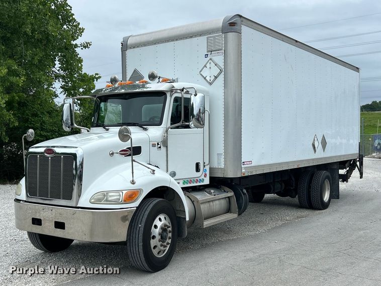 2015 Peterbilt 337 box truck - FC2684
