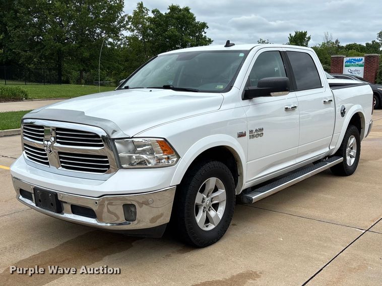 2016 RAM 1500 Crew cab pickup truck - FC5797