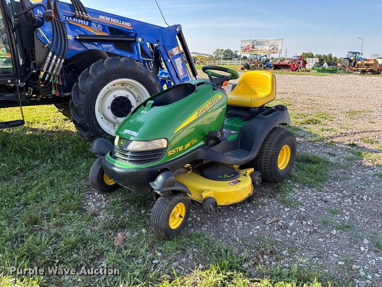 John Deere SST16 lawn mower - FC5888