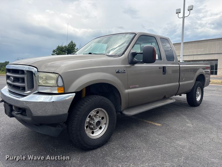 2004 Ford F250 Super Duty XL Ext. Cab pickup truck - FI0183