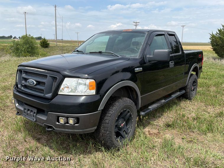 2004 Ford F150 Ext. Cab pickup truck - NA9399