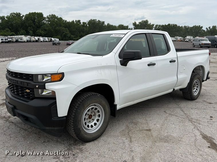 2022 Chevrolet Silverado 1500 Ext. Cab pickup truck - YA3290