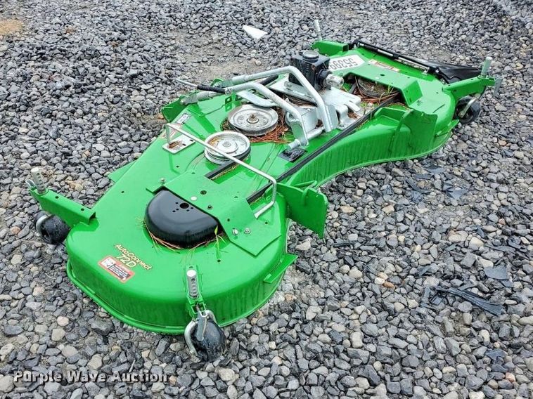 2022 John Deere 72D mower deck - YA3772