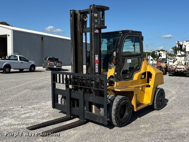 Caterpillar DP70N forklift - DV4387