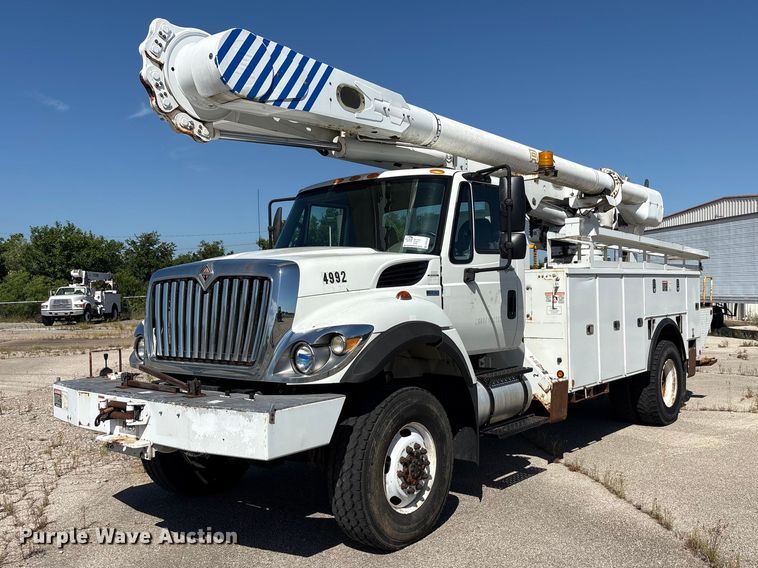 2012 International WorkStar 7300 bucket truck - DV8510