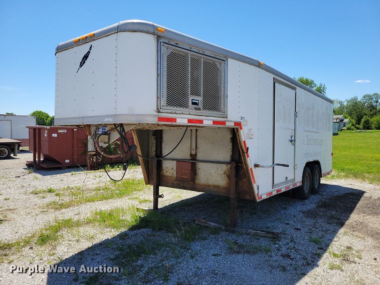 1999 Featherlight enclosed cargo trailer - DZ7127