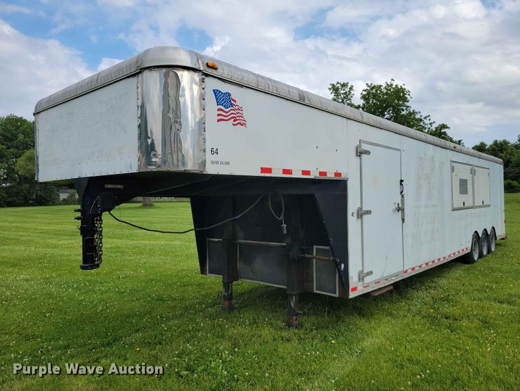2005 Kiefer-built enclosed cargo trailer - DZ7129