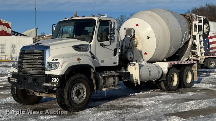 2013 Freightliner SD14 ready mix truck - EA2298