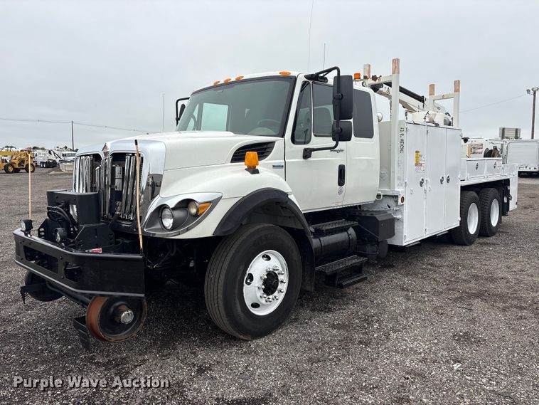 2009 International WorkStar 7500 crane truck - EG9105
