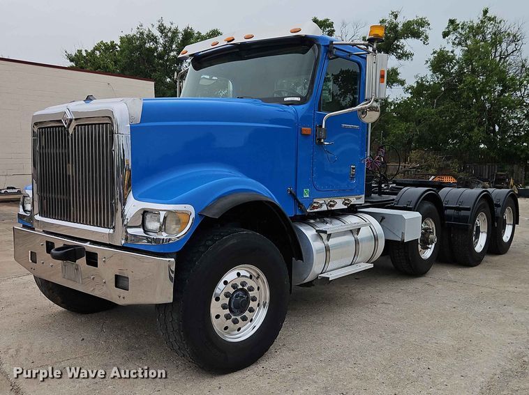2007 International DF597 semi truck - EO7395