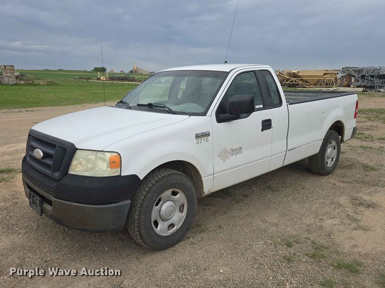 2007 Ford F150 pickup truck - ER1674