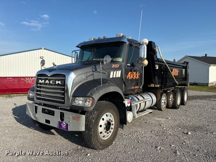 2023 Mack Granite dump truck - EU5614