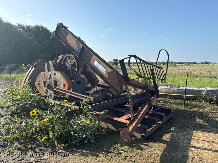 Lufkin industry C-114D143-64 pump jack - EU5682