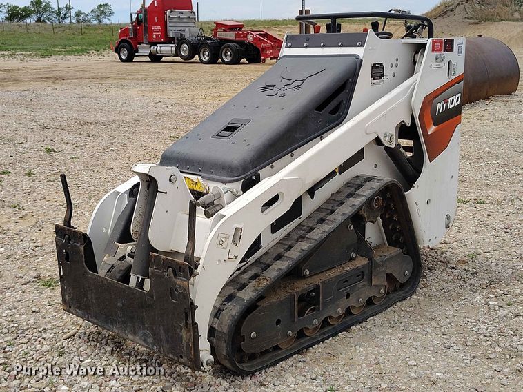 2023 Bobcat MT100 compact utility loader - EW1021