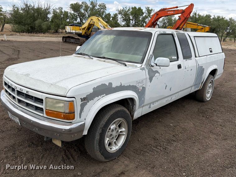1991 Dodge Dakota Ext. Cab pickup truck - EW2087