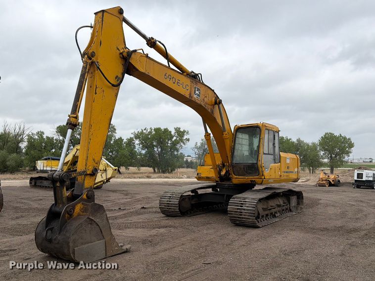 1992 John Deere 690E-LC excavator - EW2090