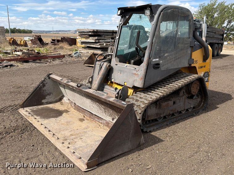 2012 Volvo MCT135C tracked skid steer loader - EW2103