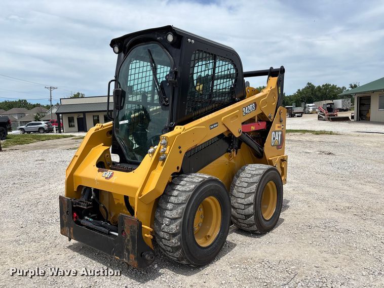 2021 Caterpillar 242D3 skid steer loader - FC4705