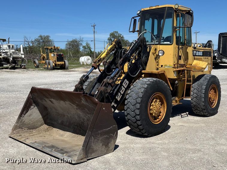 1985 Caterpillar IT28 wheel loader - FC5596