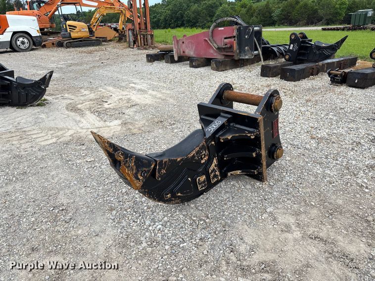 2025 Gorilla YSR-06 excavator ripper - FC5916