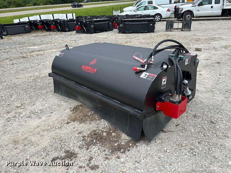 Gorilla 72 skid steer sweeper - FC5918