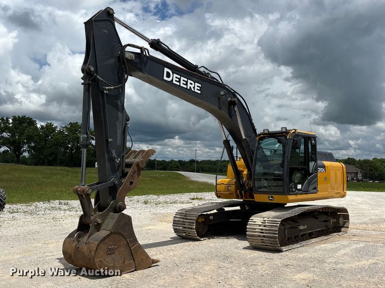2015 John Deere 210G LC excavator - FG0401