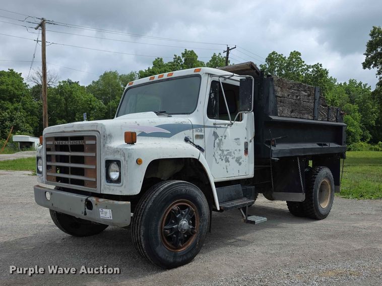1986 International S1900 dump truck - FH6165