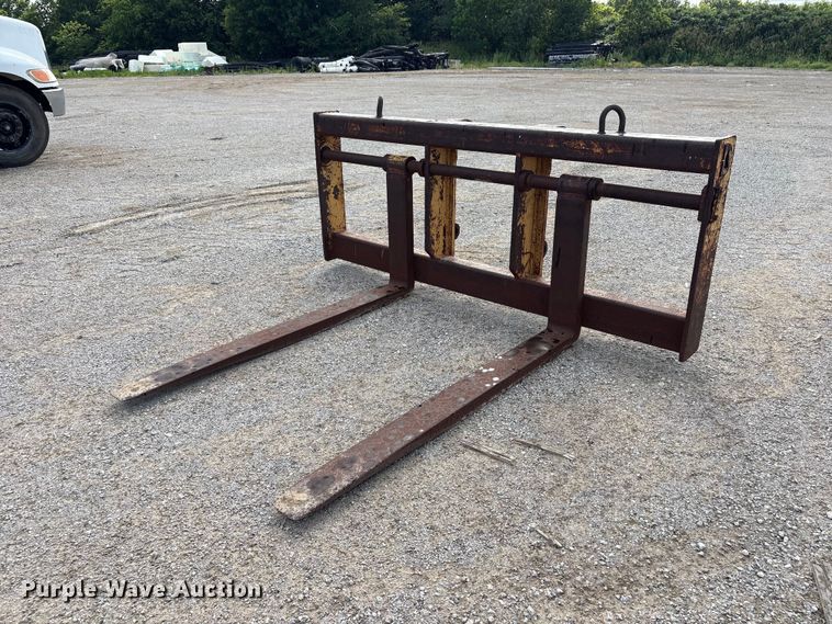 Dymax 68" L wheel loader forks - FI0200