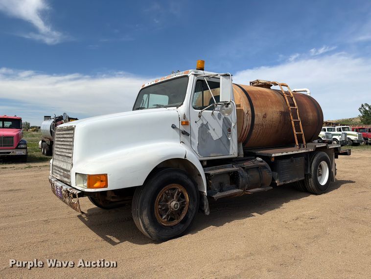 1991 International 8200 tank truck - FK0225