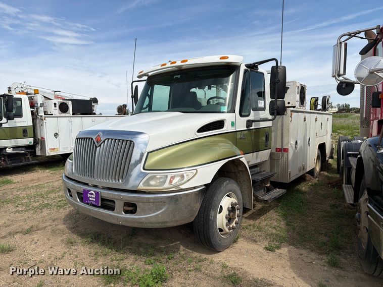 2007 International 4200 utility / service truck - FK0232