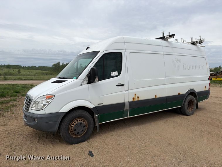2013 Freightliner Sprinter van - FK0236