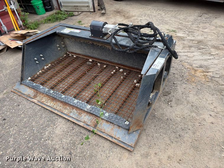 Wolverine SB-12-72W skid steer screening bucket - FK0245