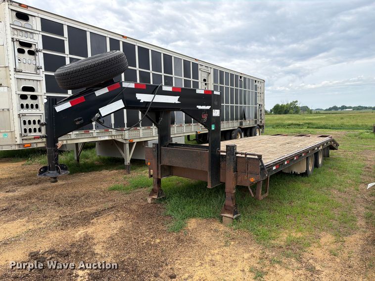 2015 Towmaster T-20 equipment trailer - FK4027
