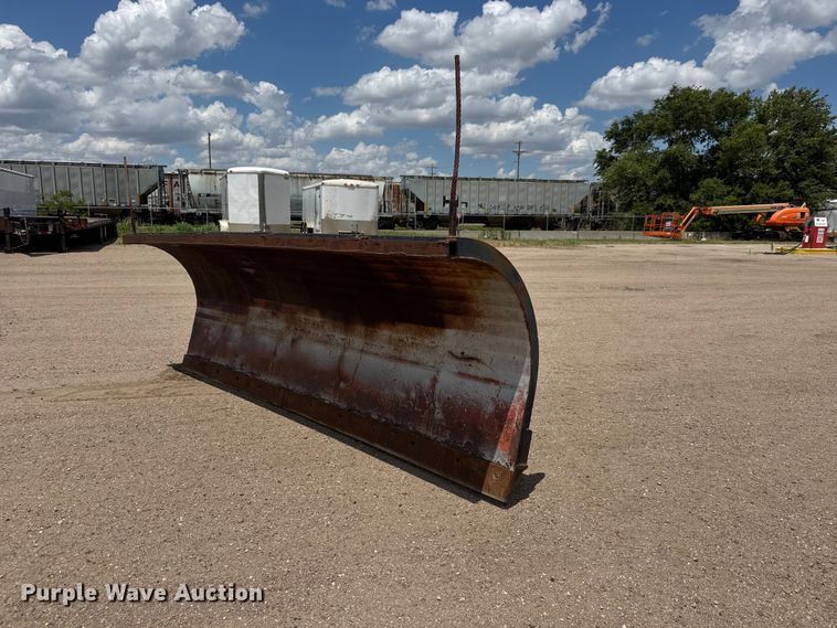 Wheel loader snow plow - NA9371