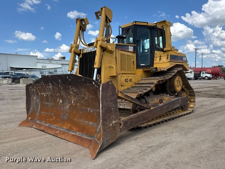 2000 Caterpillar D7R dozer - NA9375